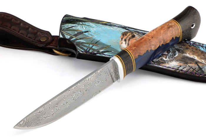 Нож Рысь (нержавеющий дамаск, венге, гибрид карельской берёзы и акрила) формованные ножны